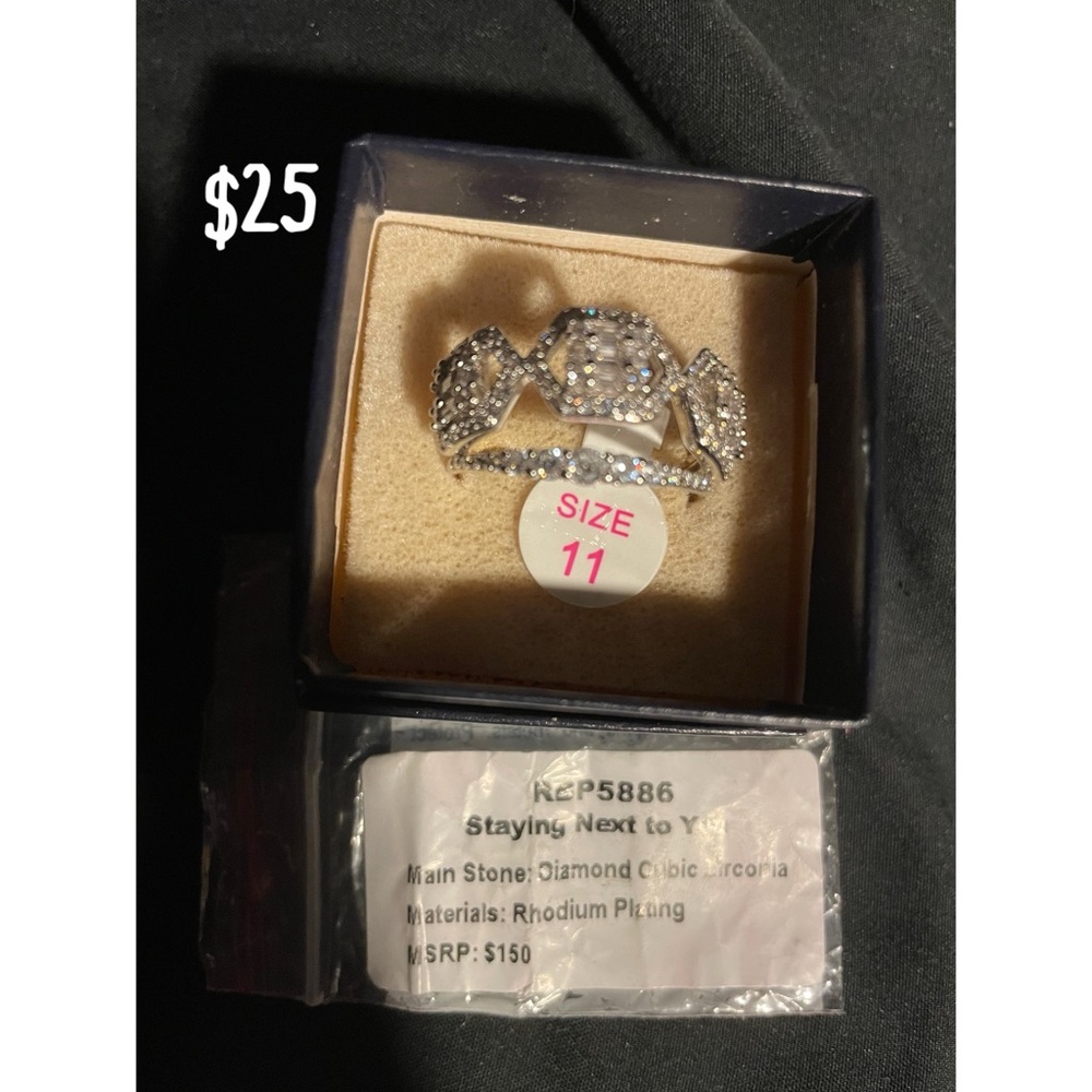 Dazzling Silver Ring with Clear Stones